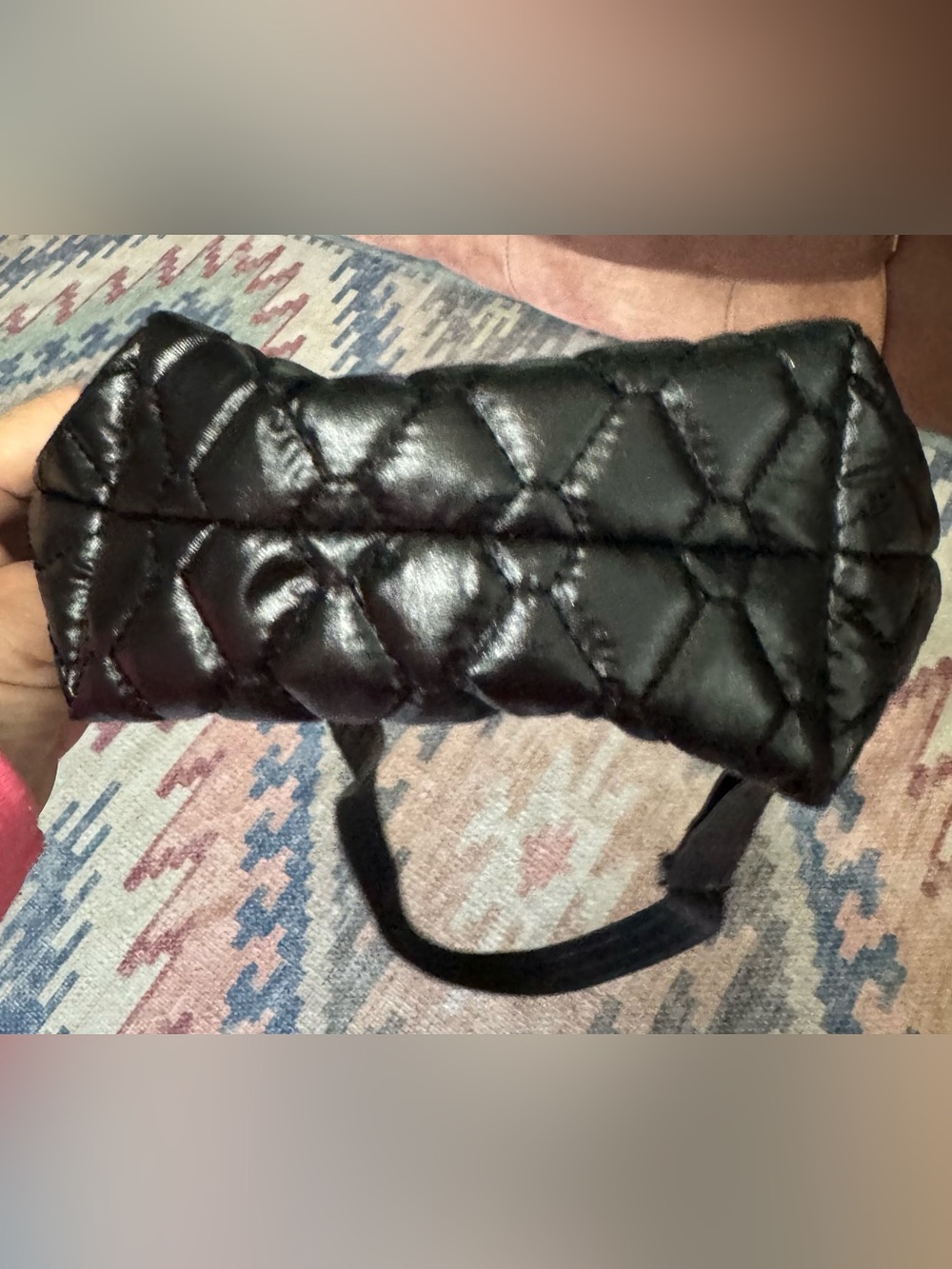 Lug Tip Toe Crossbody – Black Quilted. - Picture 3 of 5